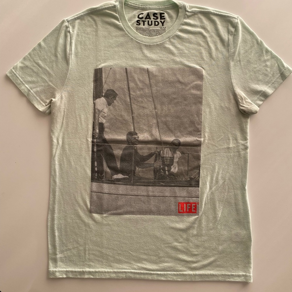 Case Study T Shirt Size M JFK